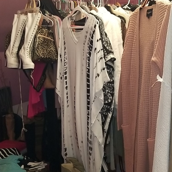 Bags,Clothing, accessories, jewelry, perfume, shoe - Picture 9 of 17